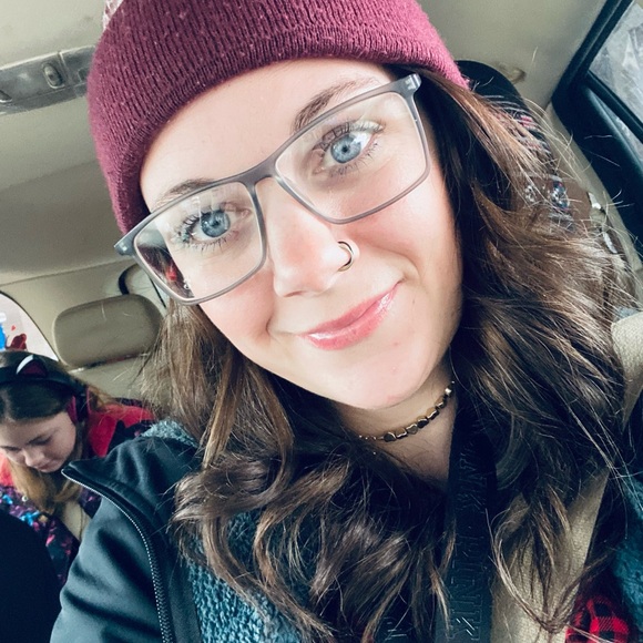 Meet your Posher, Christina - Picture 4 of 5